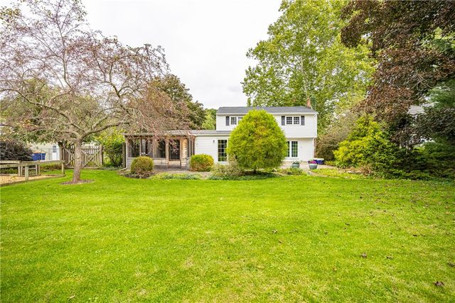 9 Musket Lane, Pittsford, NY 14534