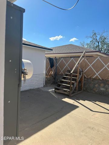 5119 GARRY OWEN Road, El Paso, TX 79903