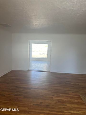5119 GARRY OWEN Road, El Paso, TX 79903