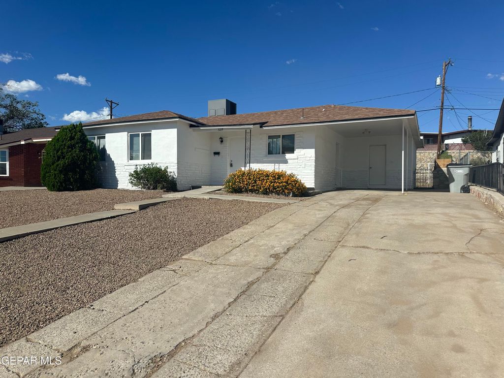 5119 GARRY OWEN Road, El Paso, TX 79903