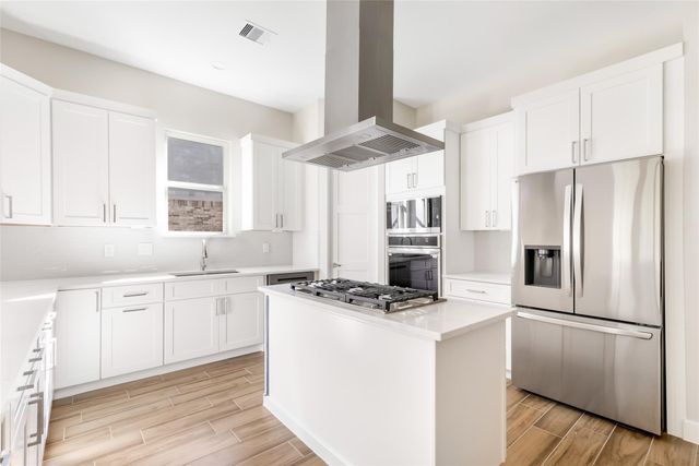 1118 Neros Palace, New Caney, TX 77357