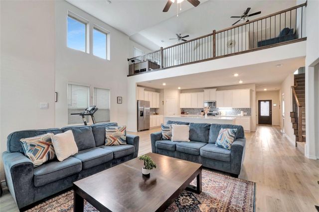 10332 Fall Brook Drive, Aubrey, TX 76227