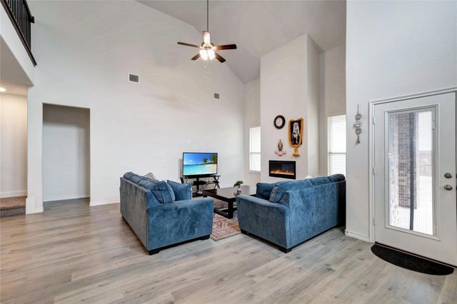 10332 Fall Brook Drive, Aubrey, TX 76227