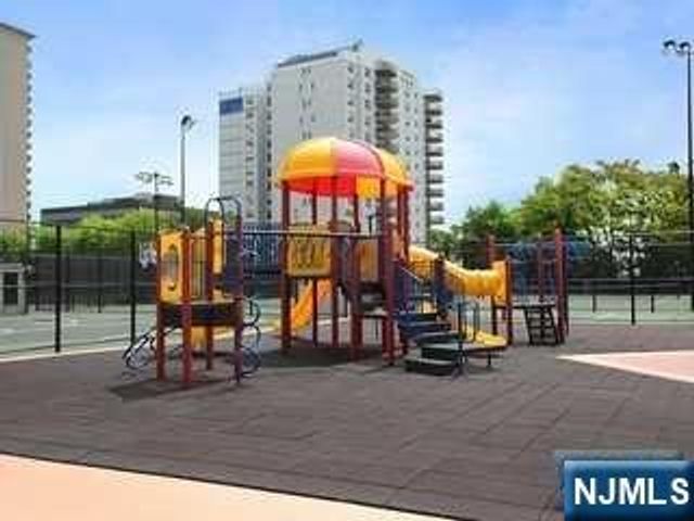 2000 Linwood Avenue 23N, Fort Lee, NJ 07024