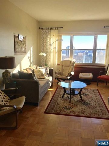 2000 Linwood Avenue 23N, Fort Lee, NJ 07024