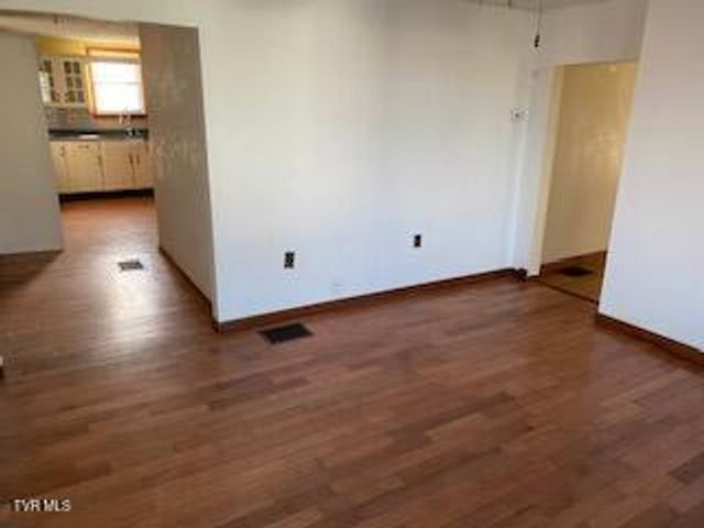 327 South Johnson Drive, Pennington Gap, VA 24277