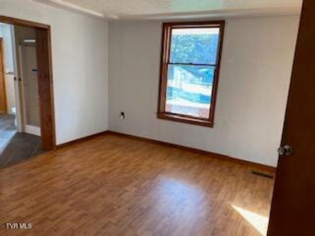 327 South Johnson Drive, Pennington Gap, VA 24277