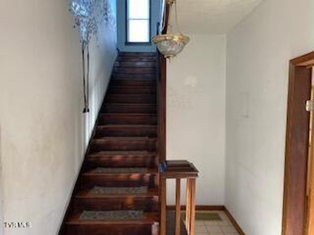 327 South Johnson Drive, Pennington Gap, VA 24277