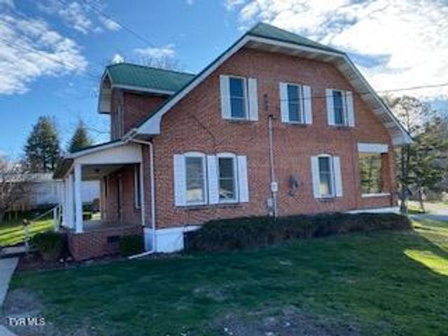 327 South Johnson Drive, Pennington Gap, VA 24277