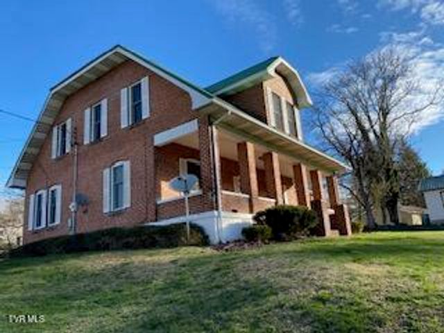 327 South Johnson Drive, Pennington Gap, VA 24277