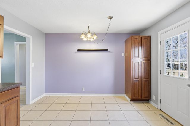 1104 S Bruce Avenue, Springfield, MO 65804