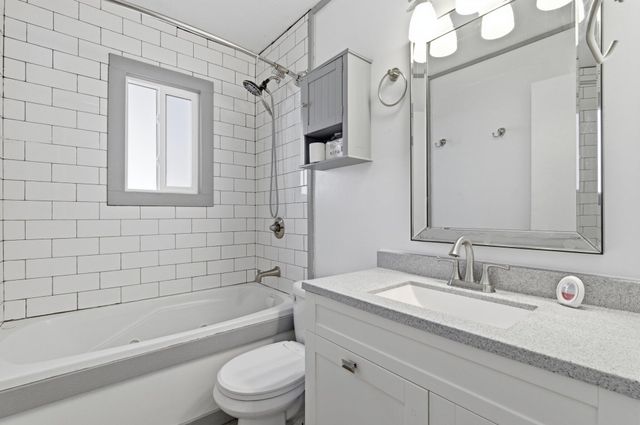 1104 S Bruce Avenue, Springfield, MO 65804