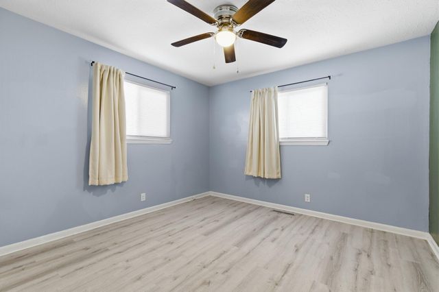 1104 S Bruce Avenue, Springfield, MO 65804