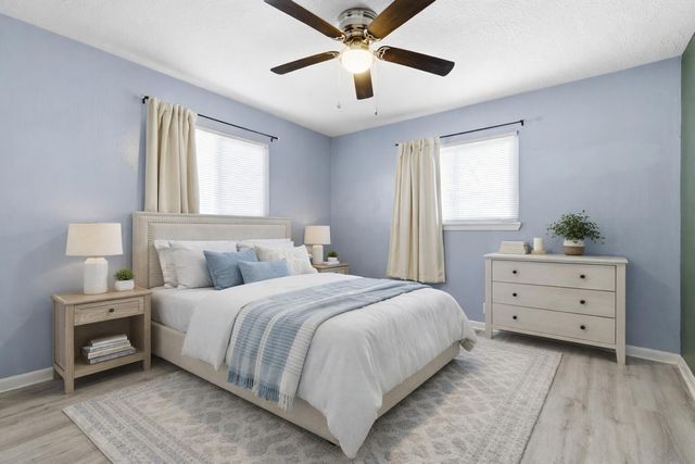 1104 S Bruce Avenue, Springfield, MO 65804