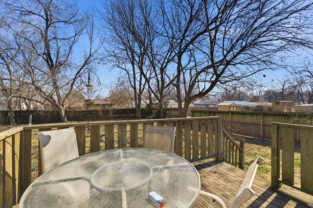 1104 S Bruce Avenue, Springfield, MO 65804