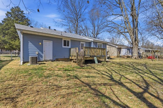 1104 S Bruce Avenue, Springfield, MO 65804