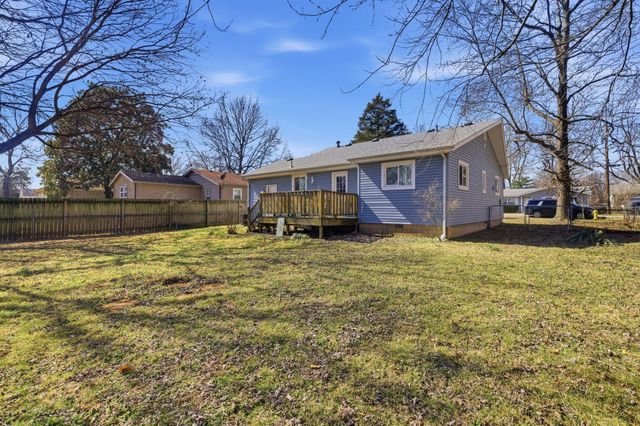 1104 S Bruce Avenue, Springfield, MO 65804