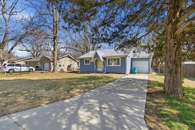 1104 S Bruce Avenue, Springfield, MO 65804