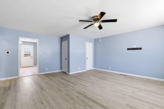 1104 S Bruce Avenue, Springfield, MO 65804