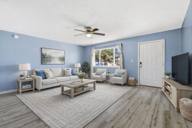 1104 S Bruce Avenue, Springfield, MO 65804