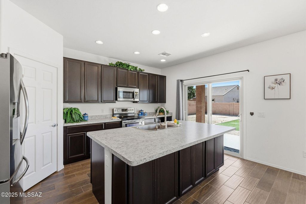 11057 W Cardium Lane, Marana, AZ 85658