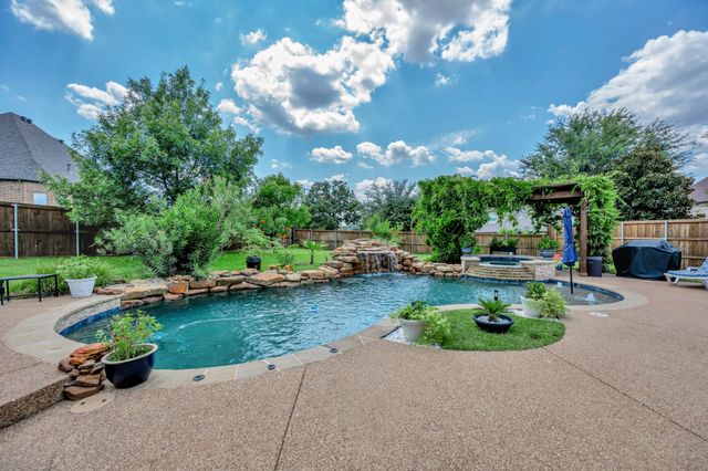 7901 Forest Point Court, North Richland Hills, TX 76182