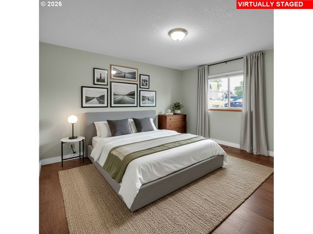 12506 Se STARK St E, Portland, OR 97233