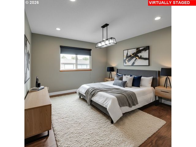 12506 Se STARK St E, Portland, OR 97233
