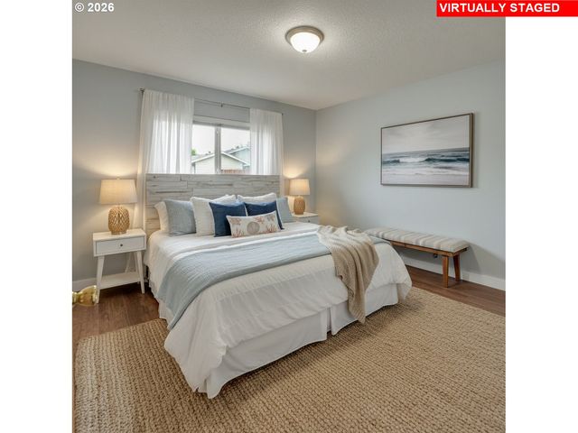 12506 Se STARK St E, Portland, OR 97233