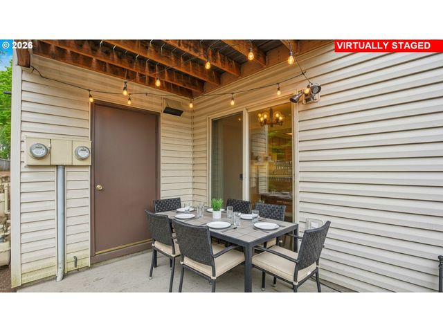 12506 Se STARK St E, Portland, OR 97233