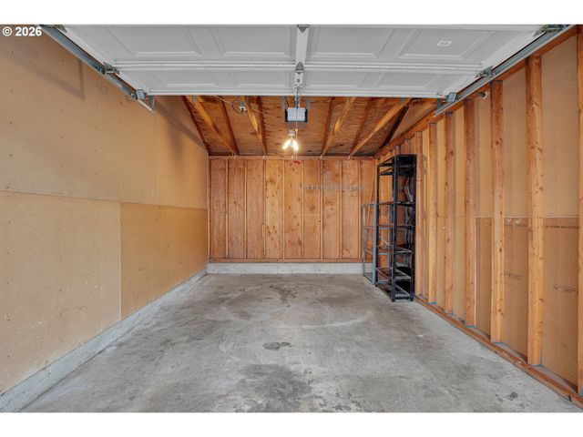 12506 Se STARK St E, Portland, OR 97233