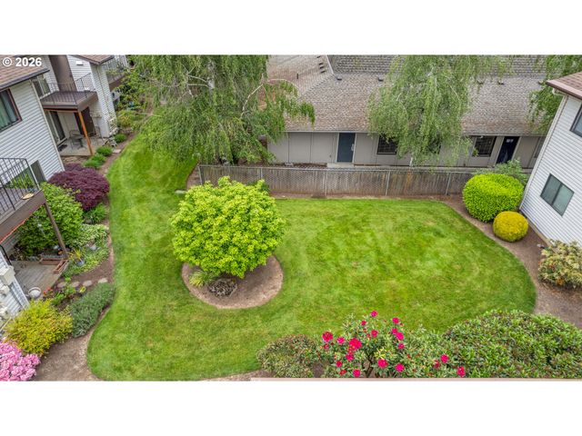 12506 Se STARK St E, Portland, OR 97233
