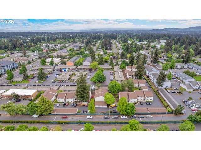 12506 Se STARK St E, Portland, OR 97233
