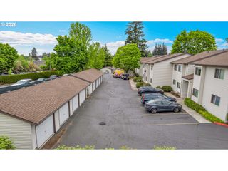 12506 Se STARK St E, Portland, OR 97233