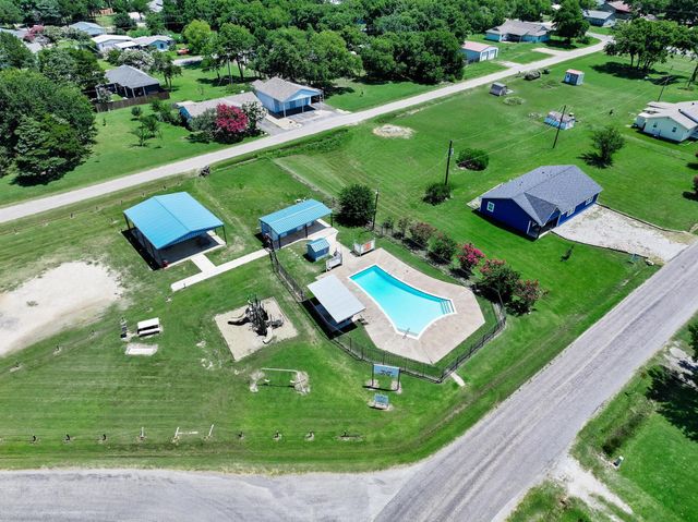 231 Juniper Drive, Pottsboro, TX 75076