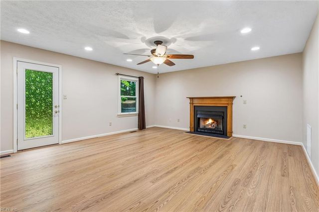 208 Silver Fox TRCE, Yorktown, VA 23693