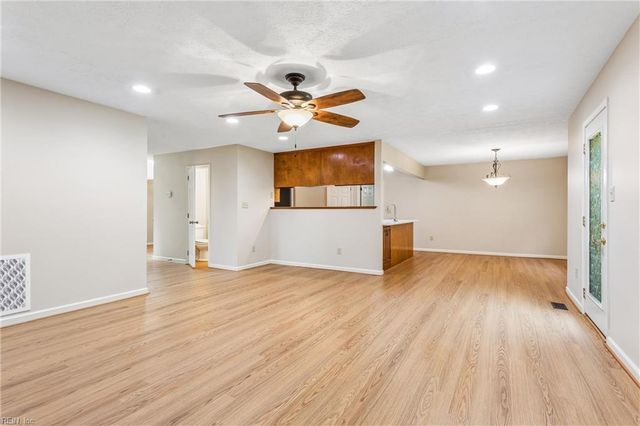 208 Silver Fox TRCE, Yorktown, VA 23693