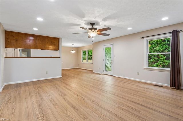 208 Silver Fox TRCE, Yorktown, VA 23693