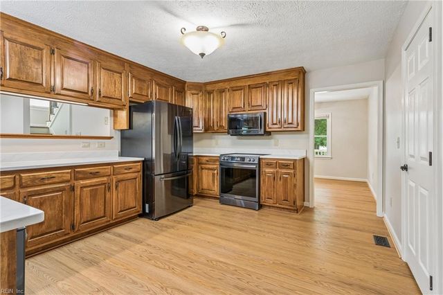 208 Silver Fox TRCE, Yorktown, VA 23693