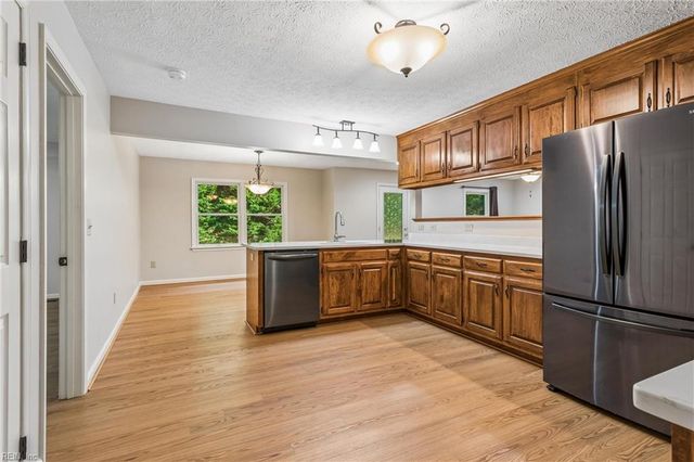 208 Silver Fox TRCE, Yorktown, VA 23693
