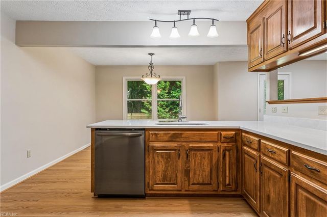 208 Silver Fox TRCE, Yorktown, VA 23693
