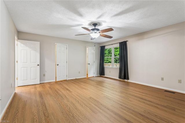 208 Silver Fox TRCE, Yorktown, VA 23693