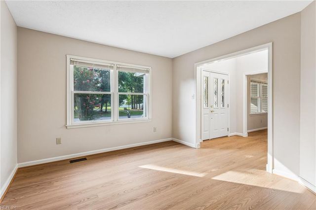 208 Silver Fox TRCE, Yorktown, VA 23693