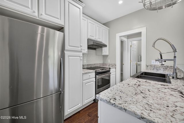 2320 Wrightsville Avenue Apt 231, Wilmington, NC 28403