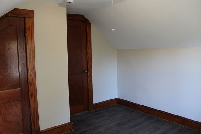 32 Kent Rd, Springfield, MA 01129