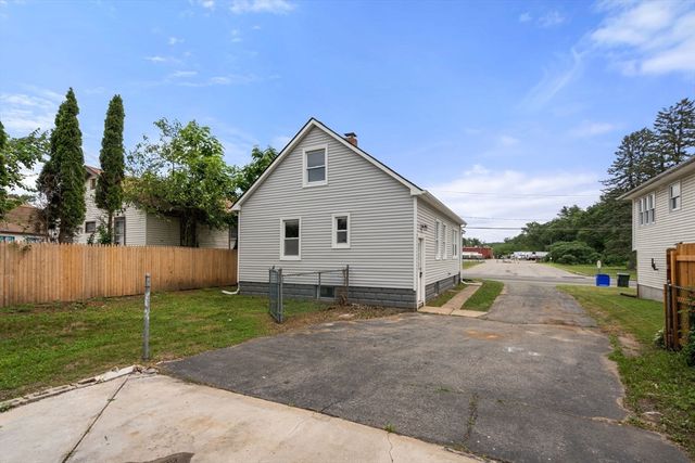 32 Kent Rd, Springfield, MA 01129