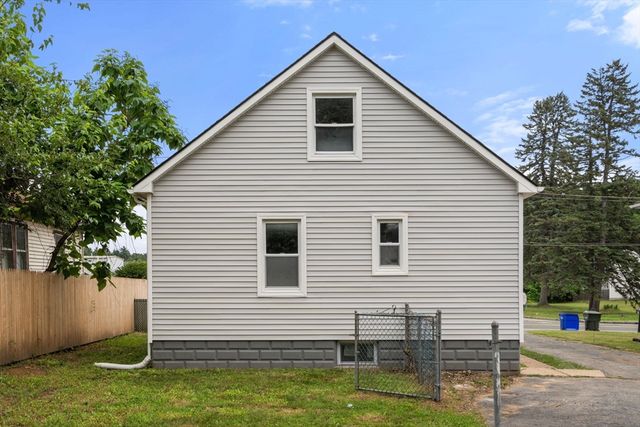 32 Kent Rd, Springfield, MA 01129