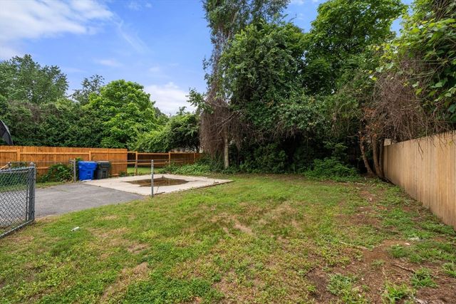 32 Kent Rd, Springfield, MA 01129