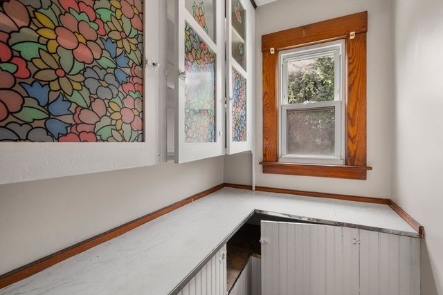 32 Kent Rd, Springfield, MA 01129