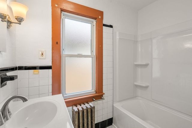 32 Kent Rd, Springfield, MA 01129